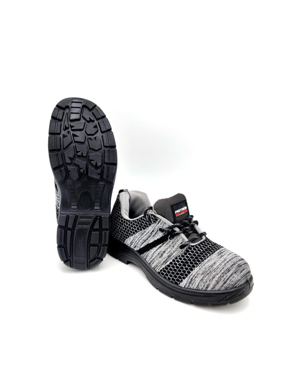 Light weight safety shoes in Uae