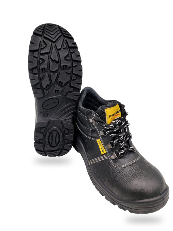 Light weight safety shoes in Uae