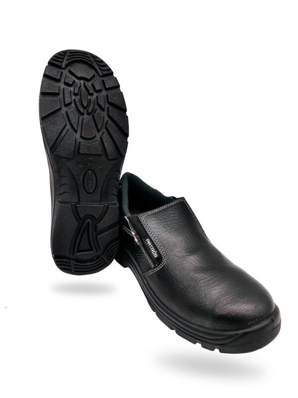 Light weight safety shoes in Uae